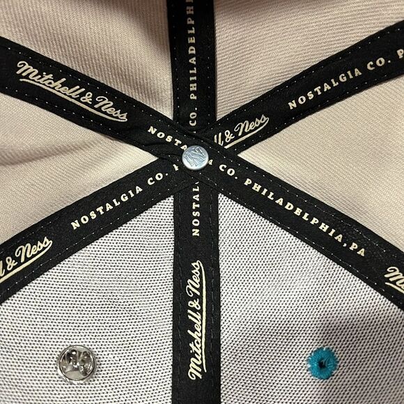 🔥⚾️ Vintage “NWT” Topps Mitchell & Ness New York Yankees Hat w/ Hat Pin   7 3/8 - Picture 11 of 13